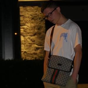 Meet your Posher, Thomas